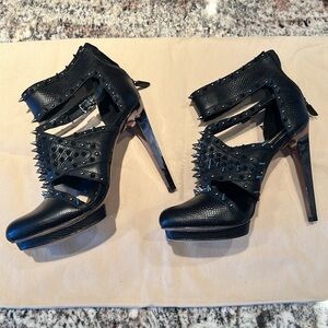 BCBG MaxAria Metal Spiked Stilettos 9.5M